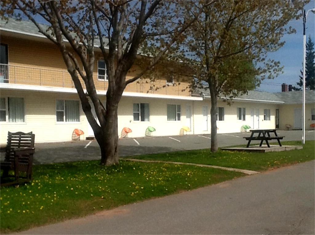 Baker'S Lighthouse Motel 萨默塞德 外观 照片