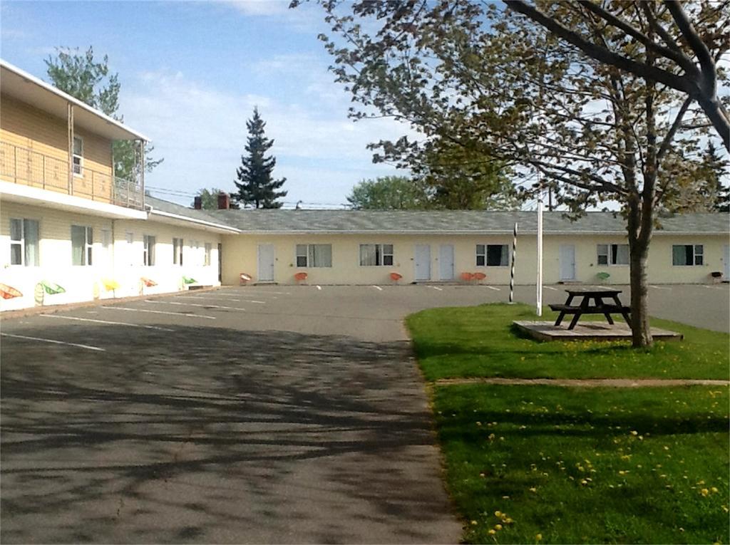 Baker'S Lighthouse Motel 萨默塞德 外观 照片